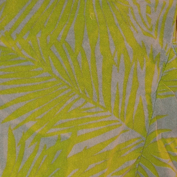 H&m flowy bohemian palm leaf shorts - Picture 4 of 6